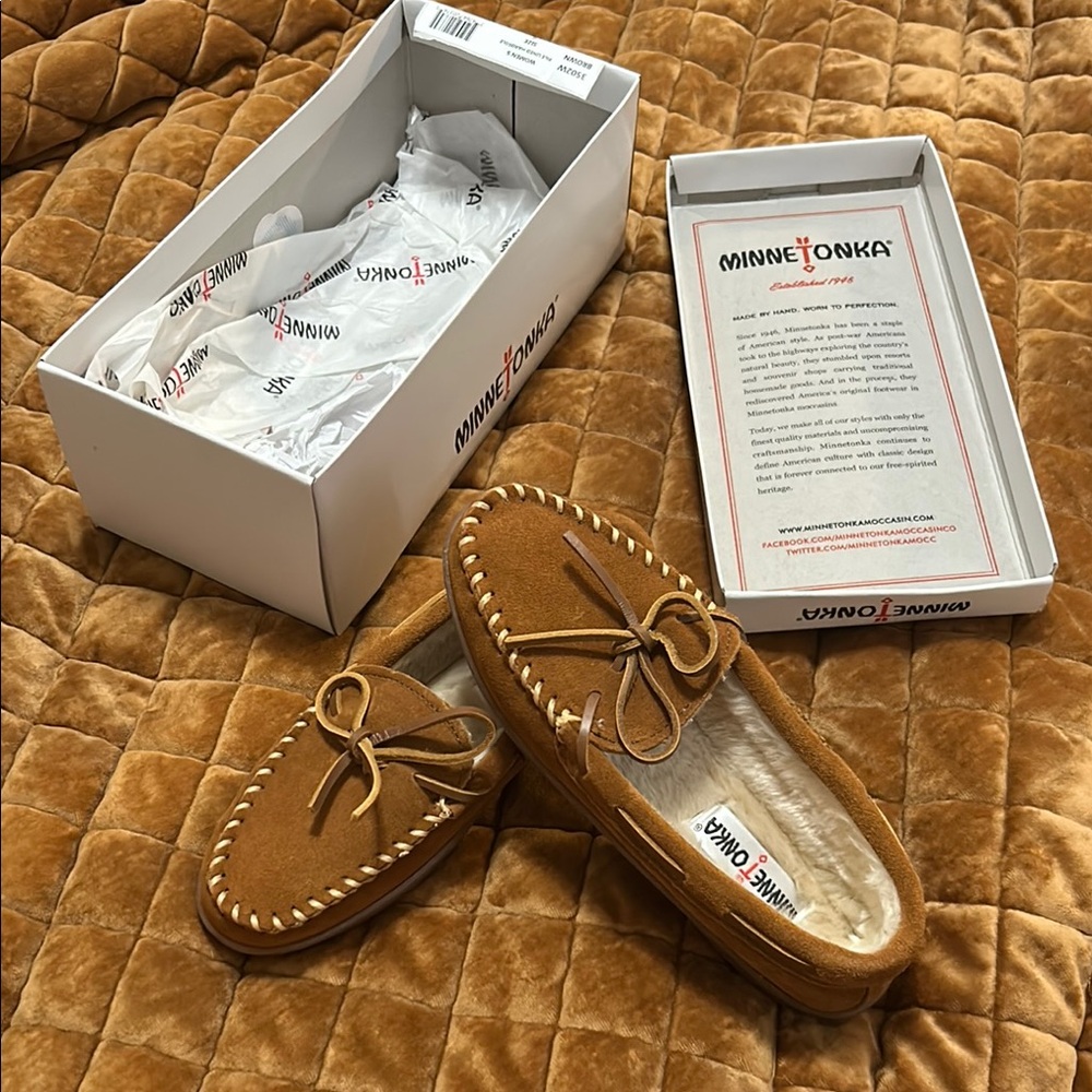 Minnetonka Tan Moccasin Slippers